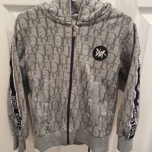 CD Zip Up Kids Size 5